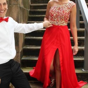 Mori Lee Red Formal Dress Size 6 for prom or a ball